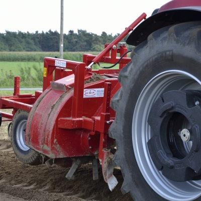 Leofant 32 ABB2828 with accessory: plough body