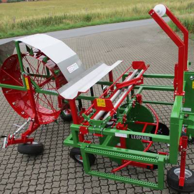 Poly film layer Leopard with accessories: hole puncher and drip hose feeder