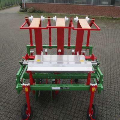 Poseur de film plastique LEOPARD avec 3 dispositifs pour la pose du goutte-à-goutte