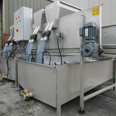 SVW 284 SEP
2-lane prewasher with 8 pumps and 4 water tanks
