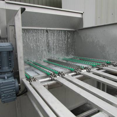 SVW 284 SEP 2-lane prewasher with 8 pumps and 4 water tanks Entry