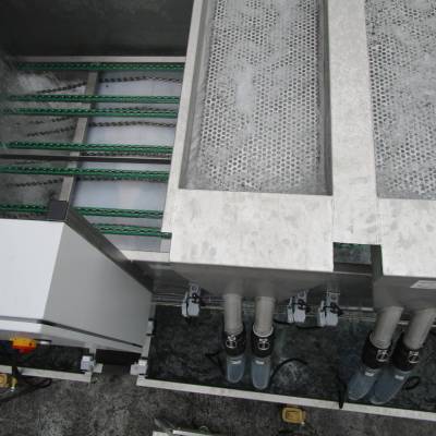 SVW 284 SEP 2-lane prewasher with 8 pumps and 4 water tanks