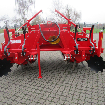 Bedformer Leofant 32 ABB2828 with accessory: front right and left serrated disc 