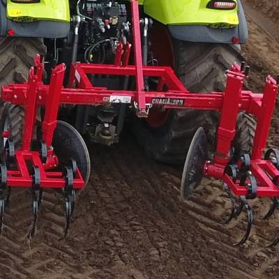 Multipurpose hoe CHAMÄLEON with 2 discs at the rear