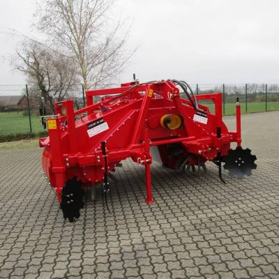 Butteuse Leofant 56 ABB2929DR Machine spéciale pour la plantation en double rangées avec accessoires : Soc à fentes Disques crénelés